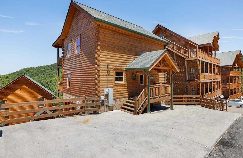 Airbnb for Sale Smoky Mountains 7.0 Cap Rate in Sevierville, TN
